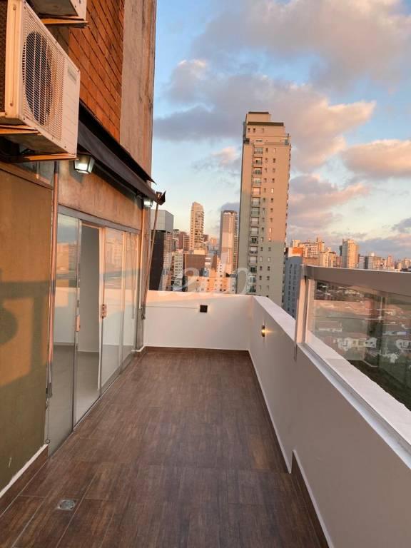 VARANDA de Sala / Conjunto à venda, Padrão com 190 m², e 1 vaga em Jardim Paulista - São Paulo