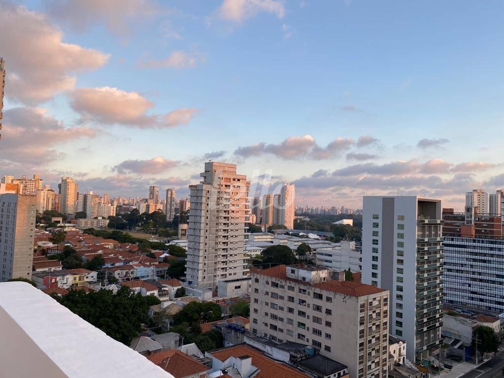 VISTA de Sala / Conjunto à venda, Padrão com 190 m², e 1 vaga em Jardim Paulista - São Paulo