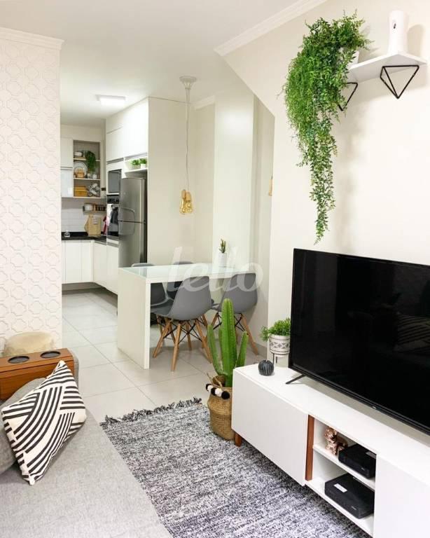 SALA de Casa à venda, em condomínio - térrea com 43 m², 2 quartos e 1 vaga em Vila Mazzei - São Paulo