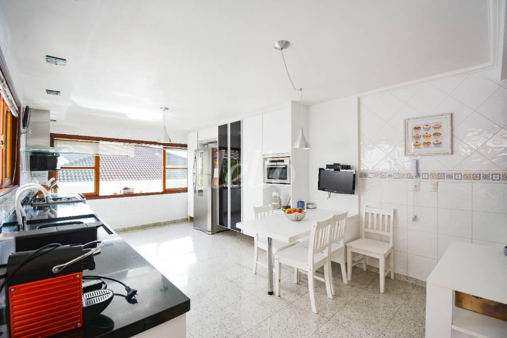COZINHA de Casa à venda, em condomínio - sobrado com 400 m², 4 quartos e 5 vagas em Tucuruvi - São Paulo