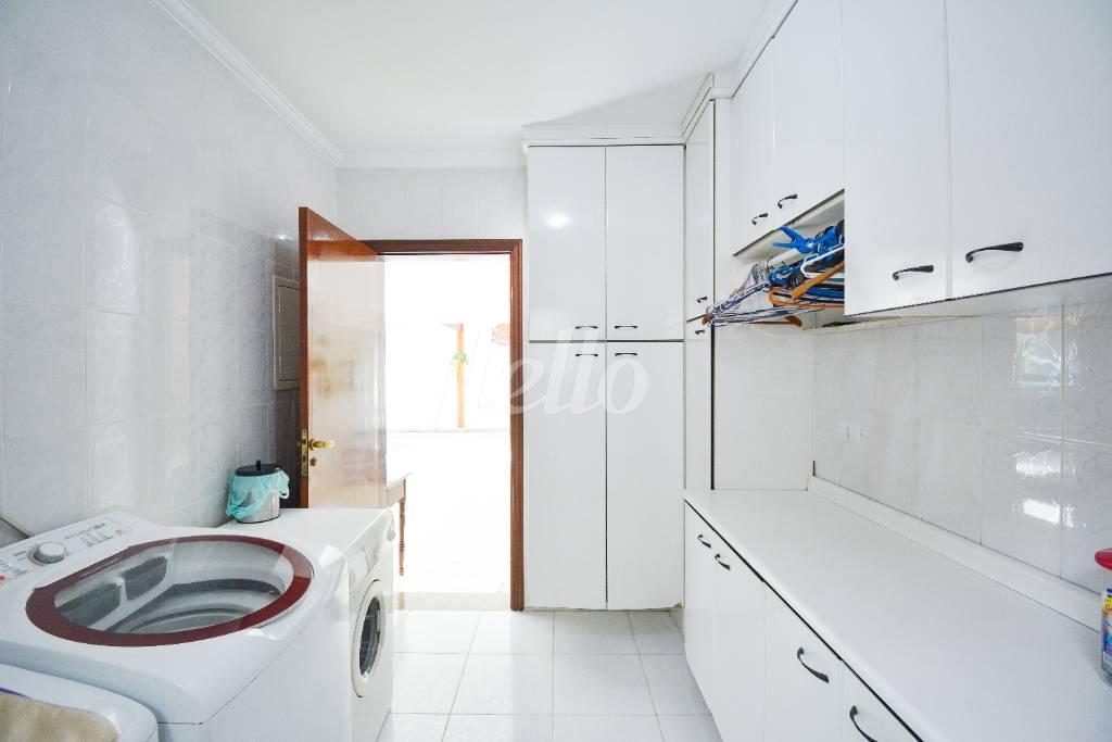ÁREA DE SERVIÇO de Casa à venda, em condomínio - sobrado com 400 m², 4 quartos e 5 vagas em Tucuruvi - São Paulo