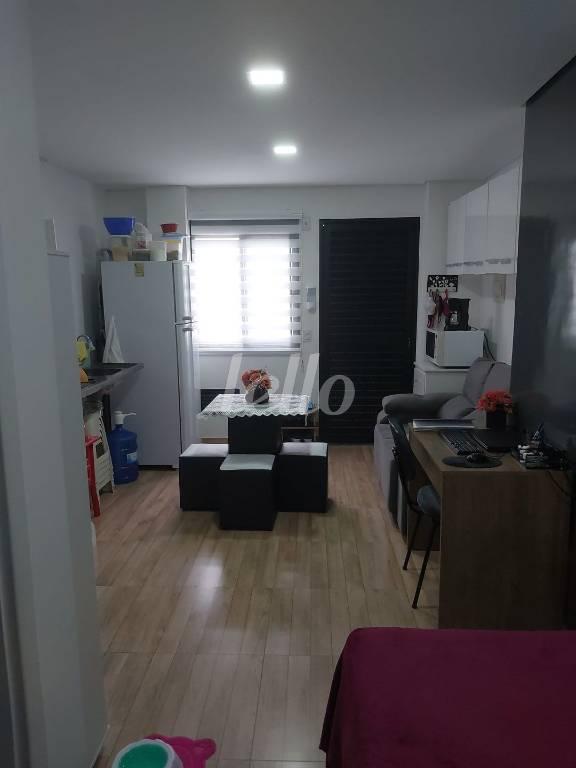 SALA - DORMITÓRIO de Apartamento à venda, Studio com 24 m², 1 quarto e 1 vaga em Vila Granada - São Paulo