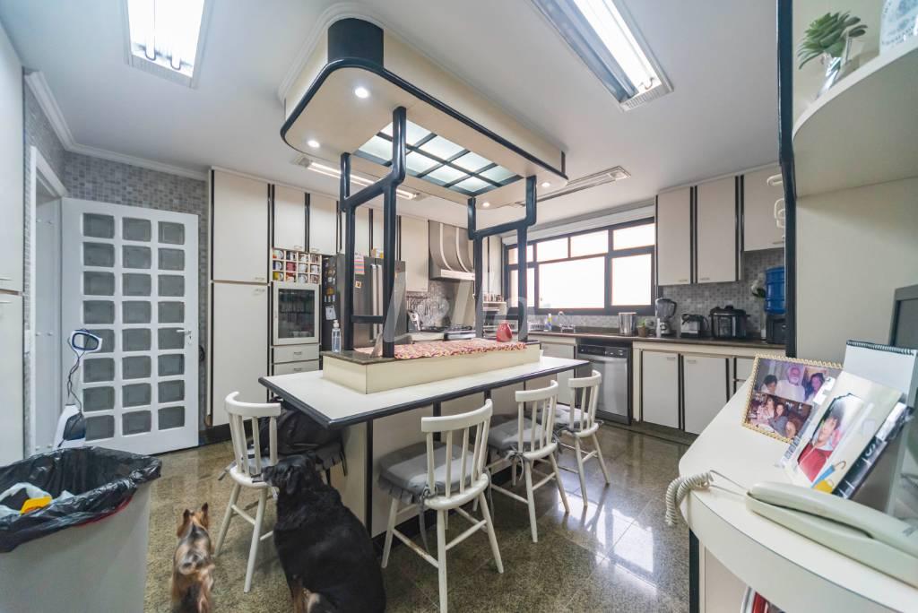 COZINHA de Apartamento à venda, Padrão com 240 m², 3 quartos e 3 vagas em Jardim do Mar - São Bernardo do Campo