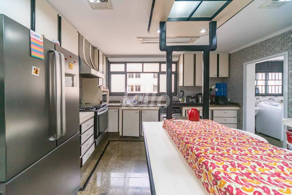 COZINHA de Apartamento à venda, Padrão com 240 m², 3 quartos e 3 vagas em Jardim do Mar - São Bernardo do Campo