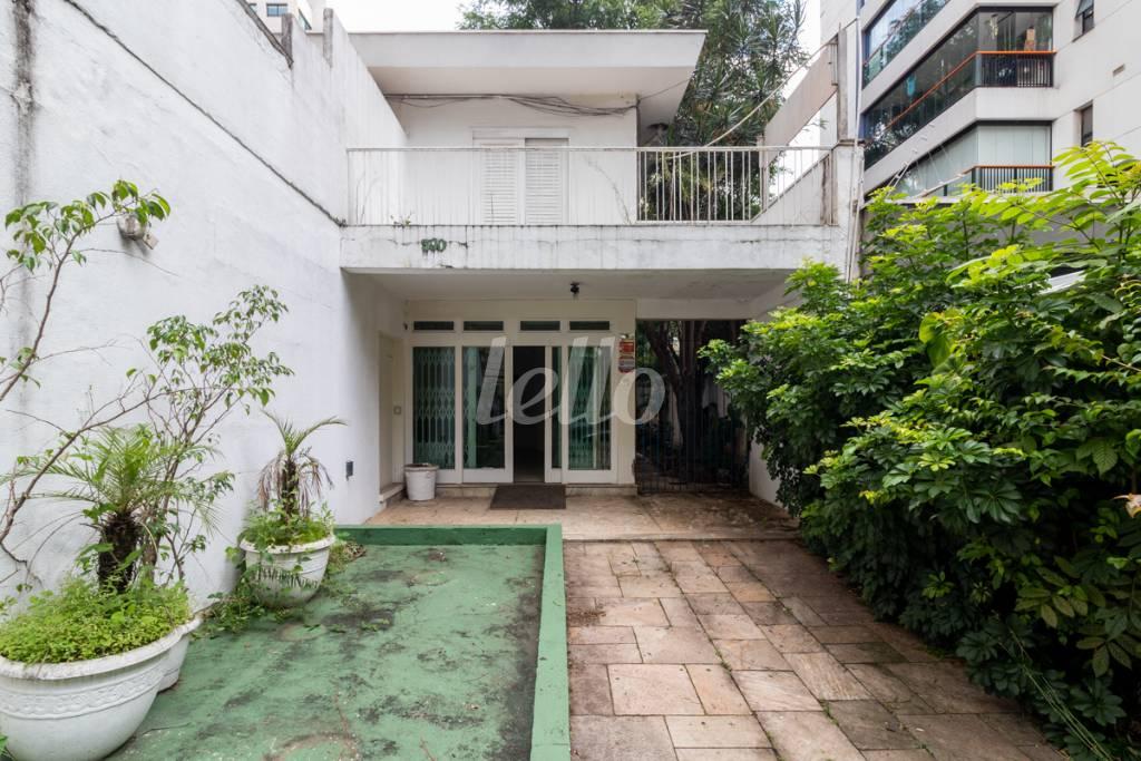 FACHADA de Casa à venda, sobrado com 320 m², e 2 vagas em Jardim Santo Amaro - São Paulo