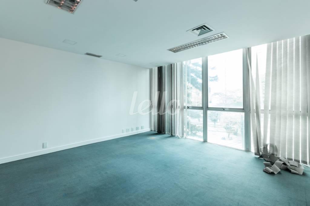 SALA 3 de Sala / Conjunto para alugar, Padrão com 87 m², e em Jardim Paulistano - São Paulo