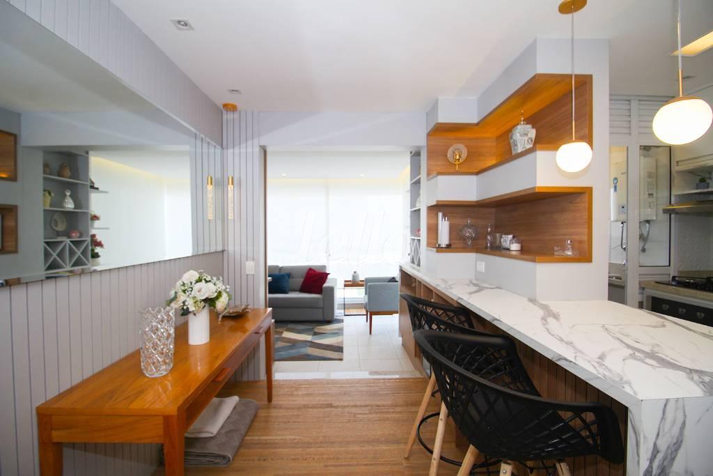 SALA de Apartamento para alugar, Padrão com 60 m², 1 quarto e 1 vaga em Itaim Bibi - São Paulo