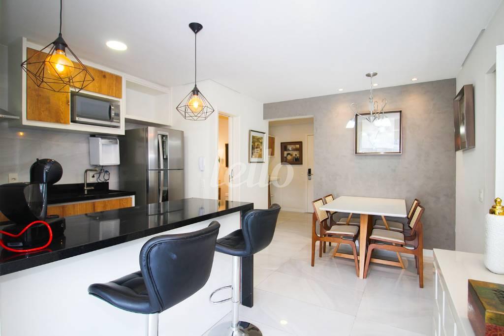 SALA de Apartamento para alugar, Padrão com 60 m², 1 quarto e 1 vaga em Itaim Bibi - São Paulo