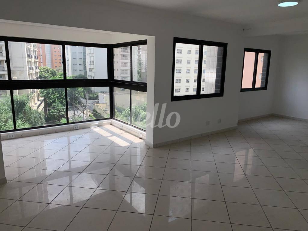 SALA de Apartamento à venda, Padrão com 127 m², 3 quartos e 3 vagas em Vila Nova Conceição - São Paulo