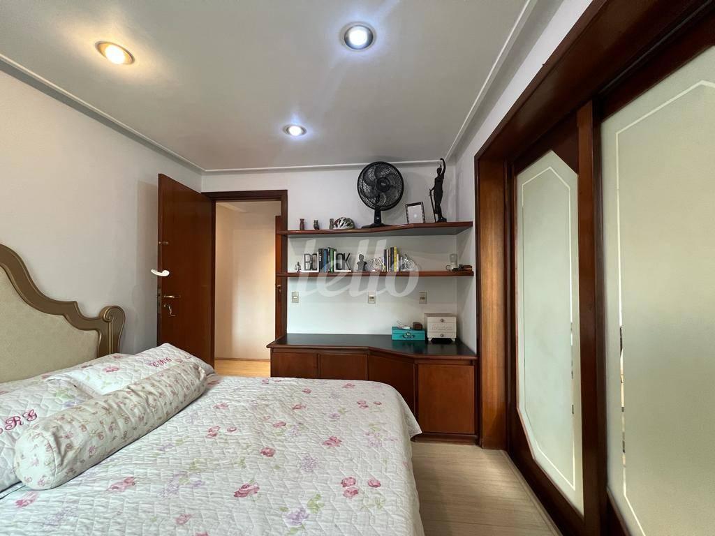 DORMITÓRIO de Apartamento à venda, Padrão com 160 m², 4 quartos e 3 vagas em Vila Olímpia - São Paulo
