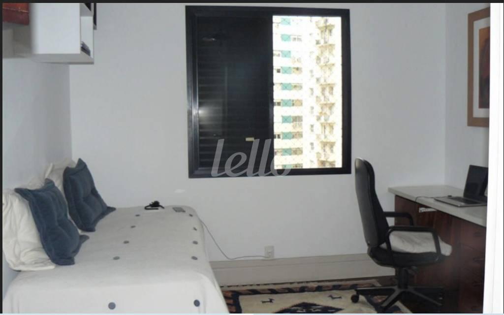 SUITE de Apartamento à venda, Padrão com 200 m², 3 quartos e 3 vagas em Itaim Bibi - São Paulo