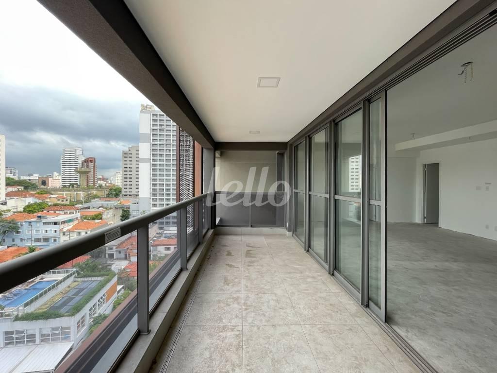 VARANDA de Apartamento à venda, Padrão com 143 m², 3 quartos e 2 vagas em Vila Mariana - São Paulo