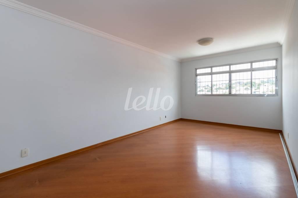 03 SALA de Apartamento para alugar, Padrão com 96 m², 2 quartos e 1 vaga em Vila Romana - São Paulo