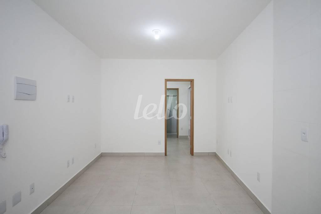 SALA de Casa para alugar, sobrado com 32 m², 1 quarto e em Vila Santo Estéfano - São Paulo