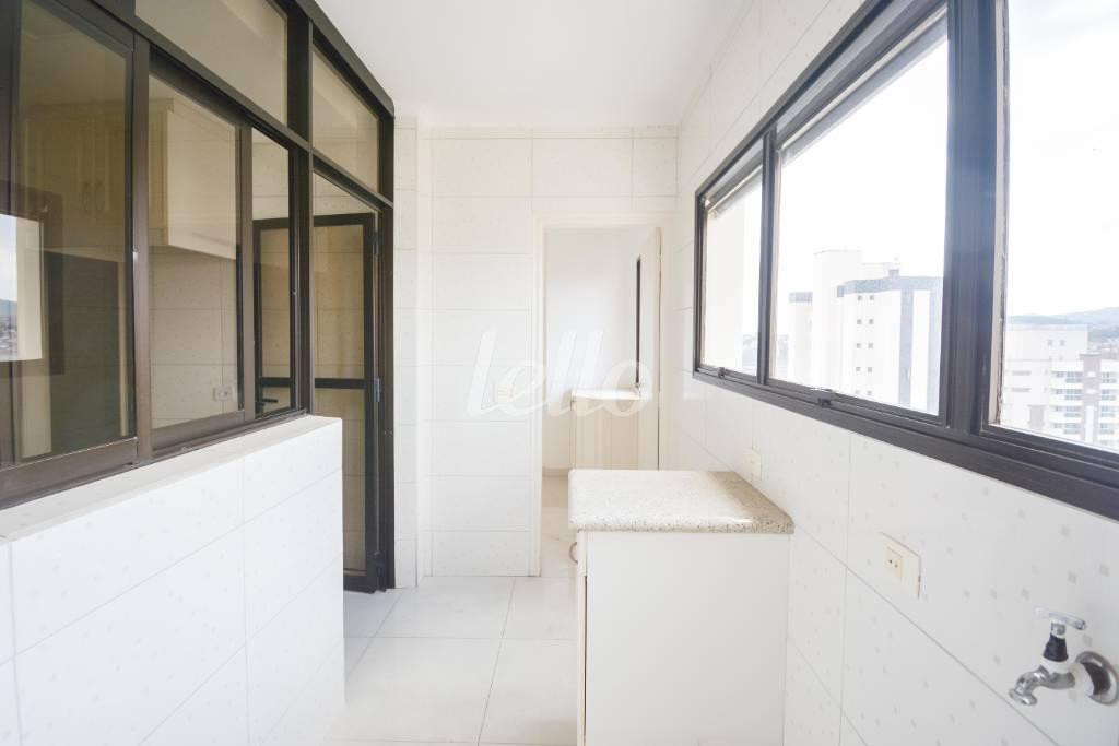 LAVANDERIA de Apartamento à venda, Padrão com 130 m², 4 quartos e 4 vagas em Vila Galvão - Guarulhos