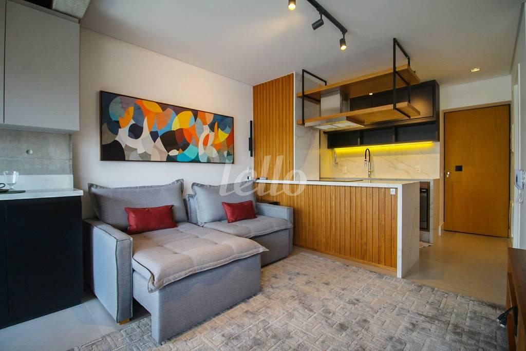 SALA de Apartamento à venda, Padrão com 45 m², 1 quarto e 1 vaga em Vila Nova Conceição - São Paulo