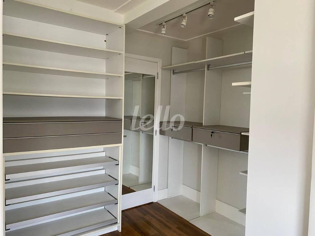 CLOSET de Apartamento à venda, Padrão com 94 m², 2 quartos e 2 vagas em Várzea da Barra Funda - São Paulo