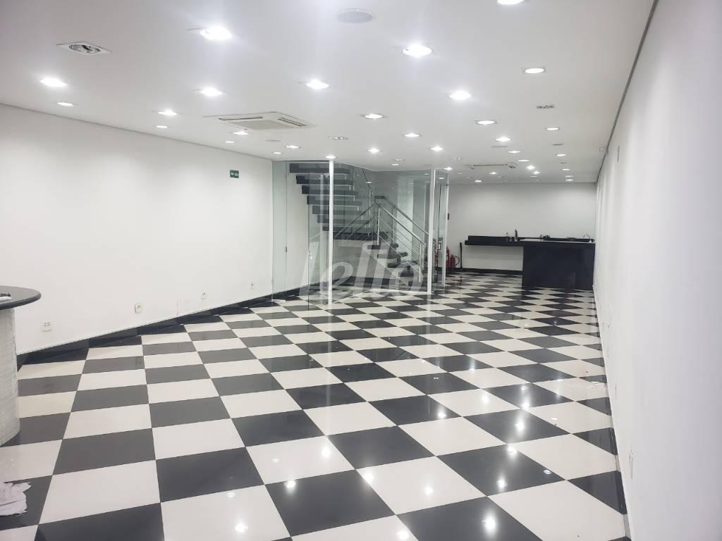 TÉRREO de Prédio Comercial à venda, Monousuário com 520 m², e 2 vagas em Vila Clementino - São Paulo