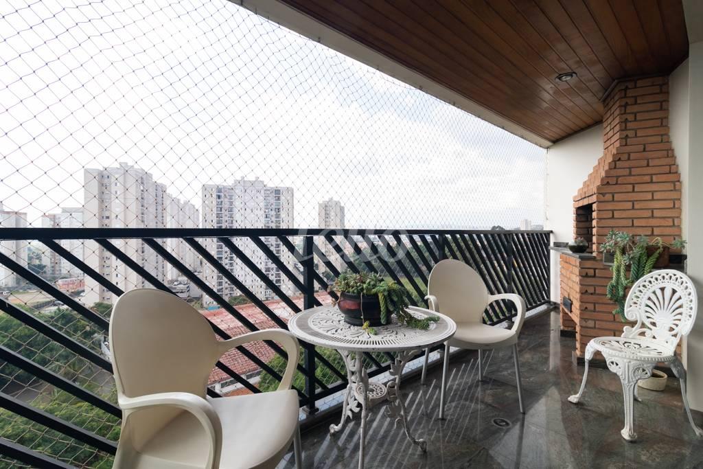 VARANDA GOURMET de Apartamento à venda, Padrão com 235 m², 4 quartos e 4 vagas em Penha de França - São Paulo
