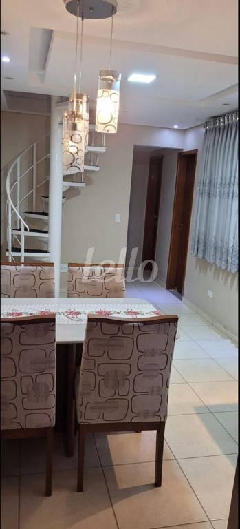 SALA DOIS AMBIENTES de Apartamento à venda, cobertura - Padrão com 43 m², 2 quartos e 1 vaga em Vila Humaita - Santo André