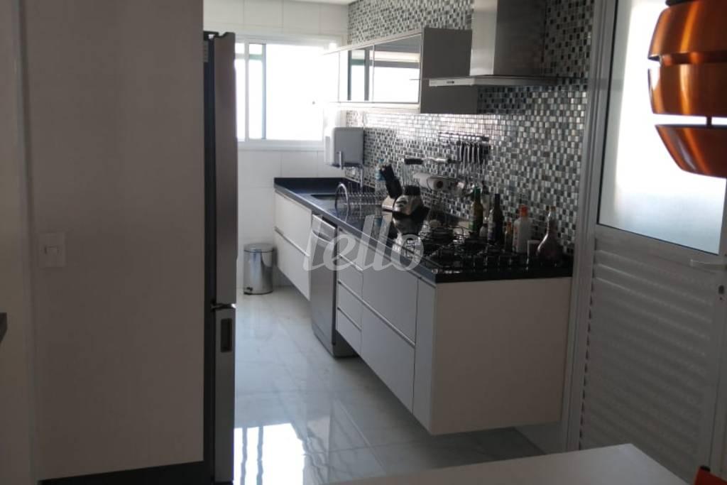 COZINHA de Apartamento à venda, Padrão com 126 m², 3 quartos e 2 vagas em Vila Gilda - Santo André