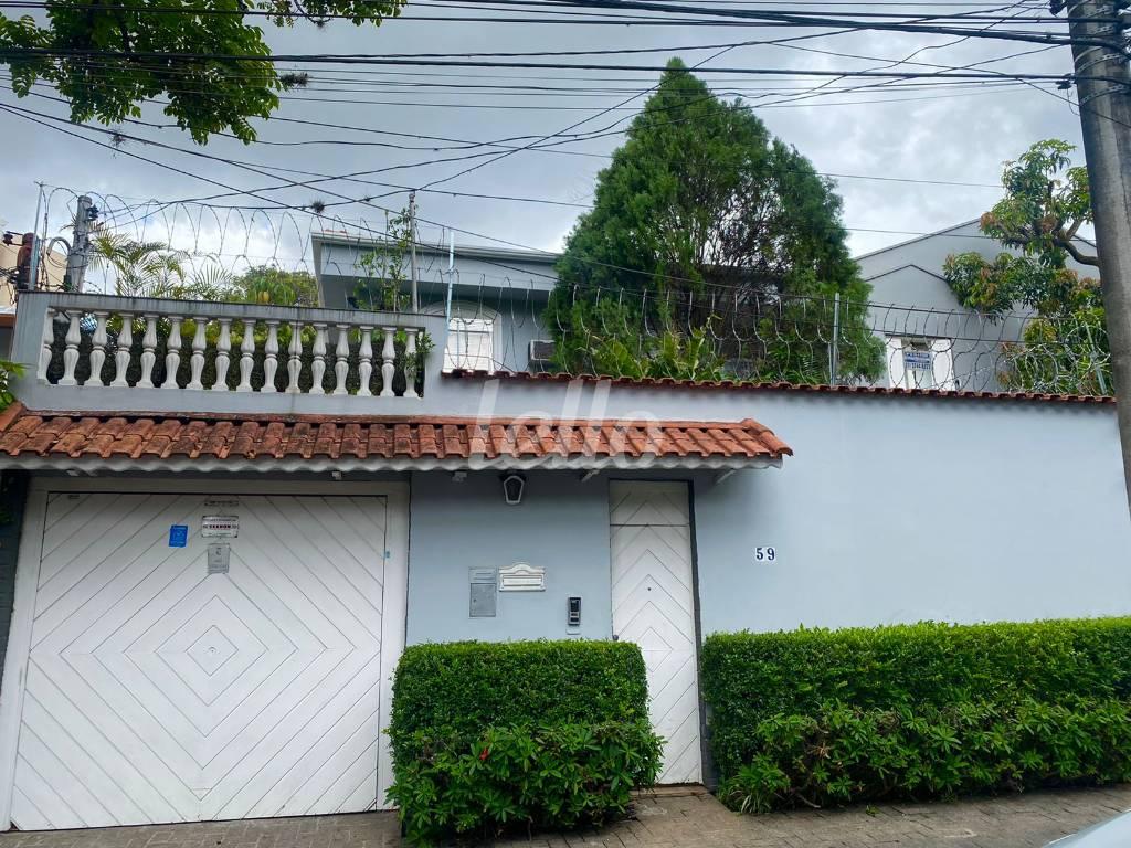 FACHADA de Casa à venda, sobrado com 280 m², 4 quartos e 2 vagas em Jardins - São Paulo