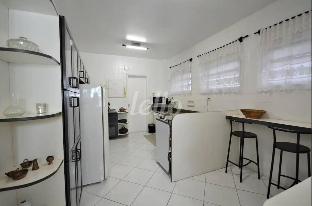 COZINHA de Apartamento à venda, Padrão com 190 m², 3 quartos e 2 vagas em Jardim Paulista - São Paulo
