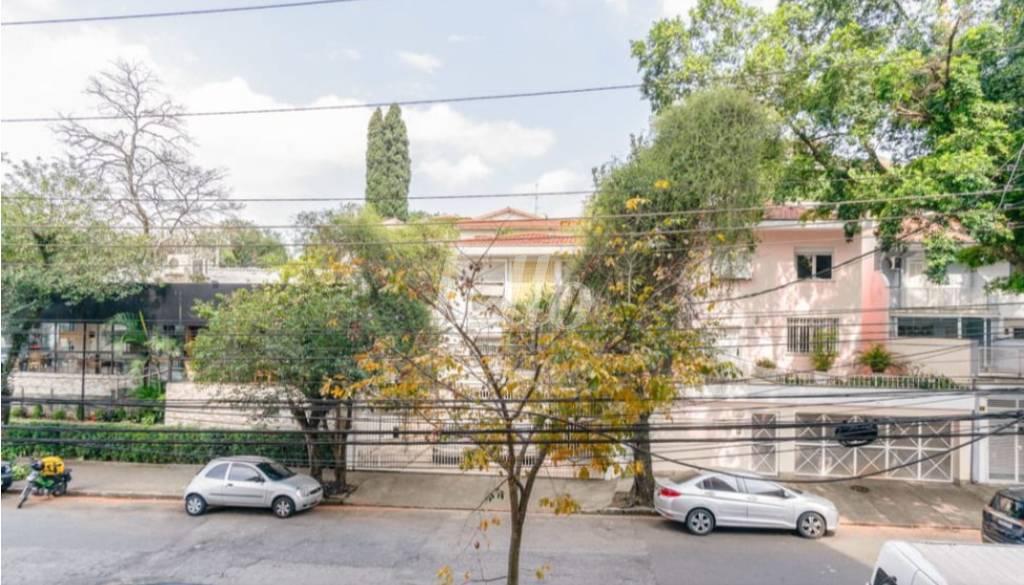VISTA de Apartamento à venda, Padrão com 90 m², 2 quartos e 1 vaga em Sumaré - São Paulo