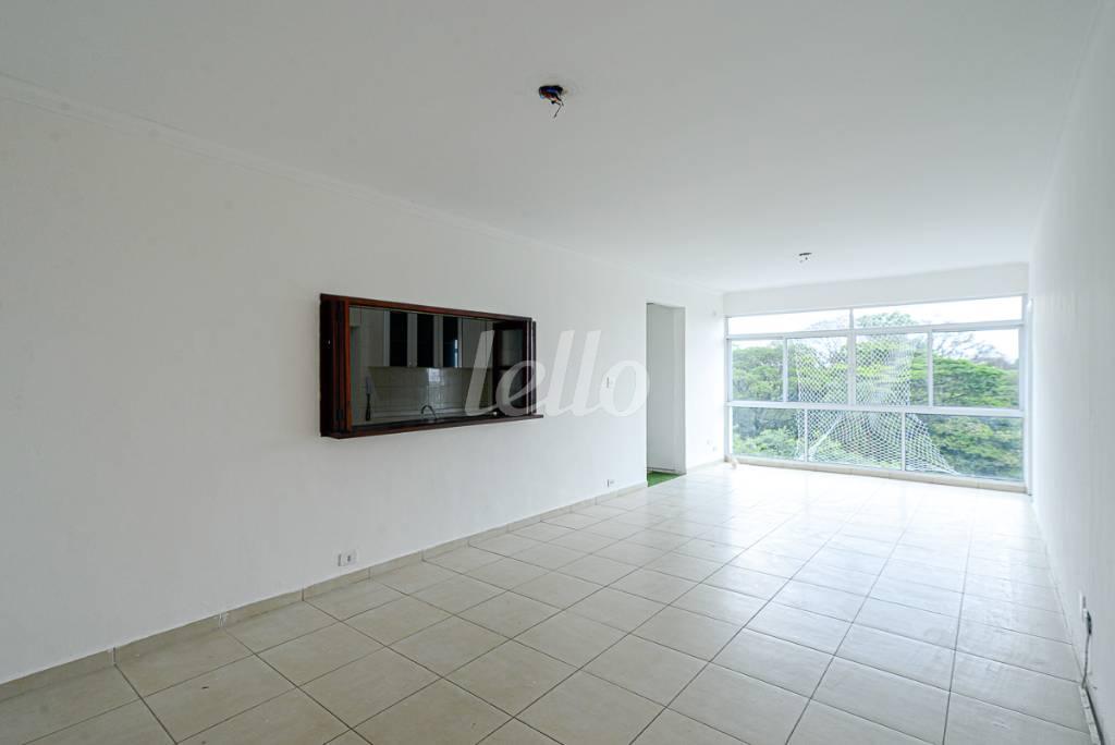 SALA de Apartamento à venda, Padrão com 136 m², 3 quartos e 1 vaga em Vila Mariana - São Paulo