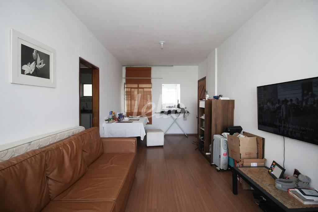 SALA de Apartamento à venda, Padrão com 80 m², 2 quartos e 1 vaga em Aclimação - São Paulo