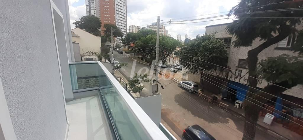 VARANDA de Casa à venda, assobradada com 250 m², 3 quartos e 2 vagas em Vila Monumento - São Paulo