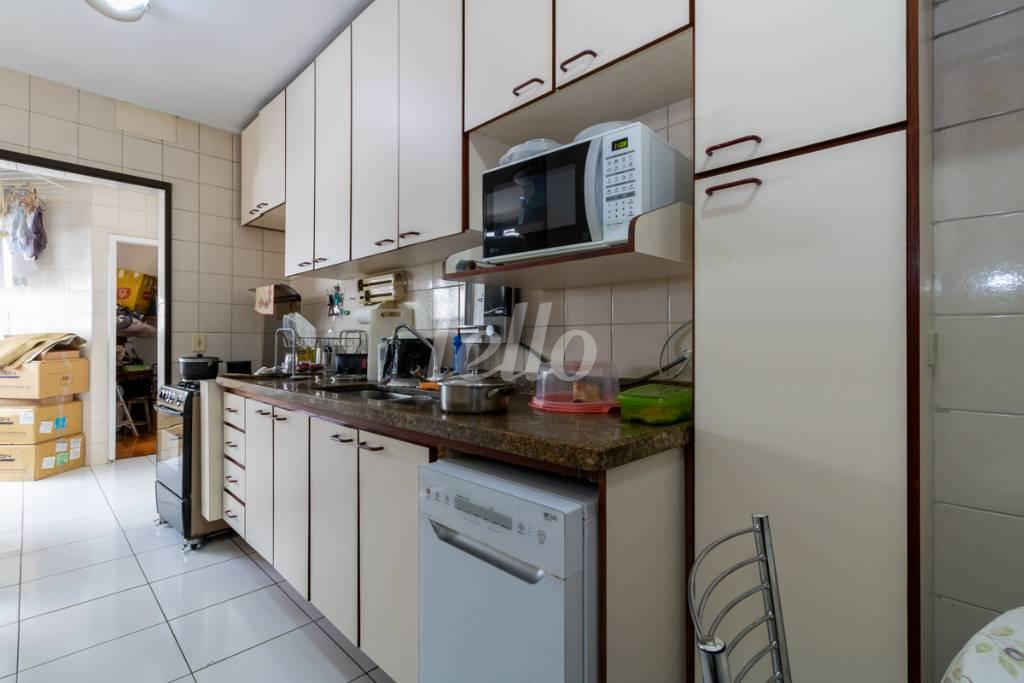 COZINHA de Apartamento à venda, Padrão com 136 m², 3 quartos e 2 vagas em Pinheiros - São Paulo