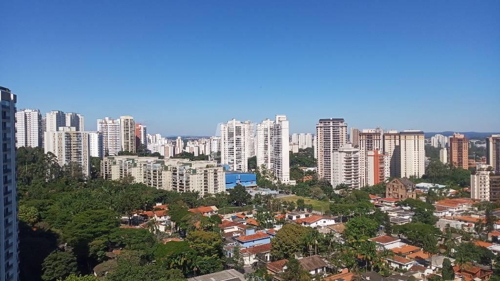 VISTA SACADA SUÍTE 4 de Apartamento para alugar, Padrão com 337 m², 4 quartos e 3 vagas em Santo Amaro - São Paulo
