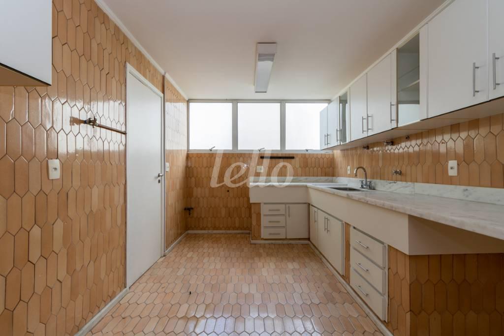COZINHA de Apartamento para alugar, Padrão com 257 m², 4 quartos e 3 vagas em Jardim Paulista - São Paulo