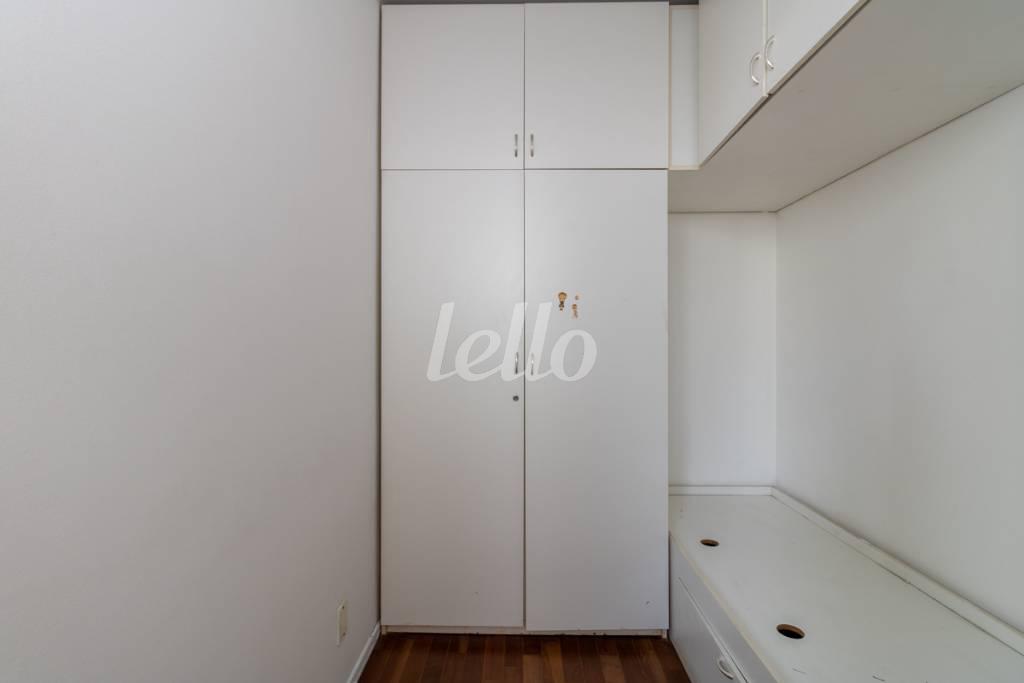 QUARTO SERVIÇO 1 de Apartamento para alugar, Padrão com 257 m², 4 quartos e 3 vagas em Jardim Paulista - São Paulo