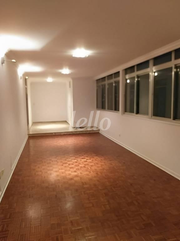 SALA de Apartamento para alugar, Padrão com 250 m², 2 quartos e 2 vagas em Jardim Paulista - São Paulo