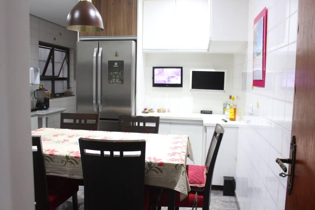 COZINHA de Casa à venda, sobrado com 320 m², 3 quartos e 5 vagas em Maranhão - São Paulo