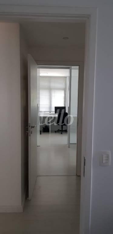 CORREDOR de Sala / Conjunto para alugar, Padrão com 85 m², e 2 vagas em Brooklin Paulista - São Paulo