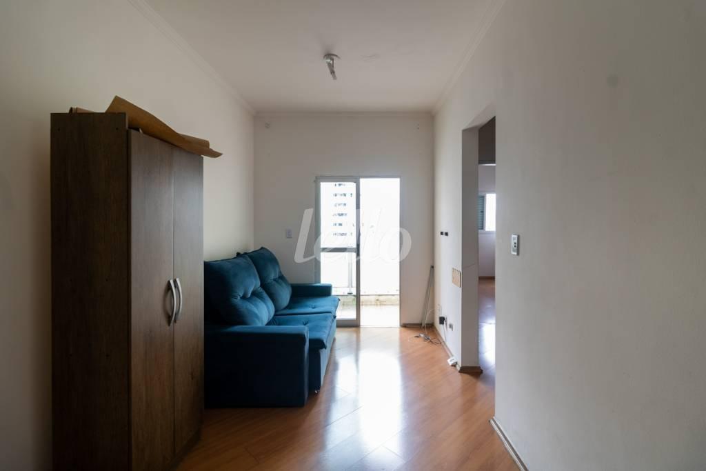 SALA de Apartamento à venda, Padrão com 55 m², 2 quartos e 1 vaga em Vila Valparaíso - Santo André