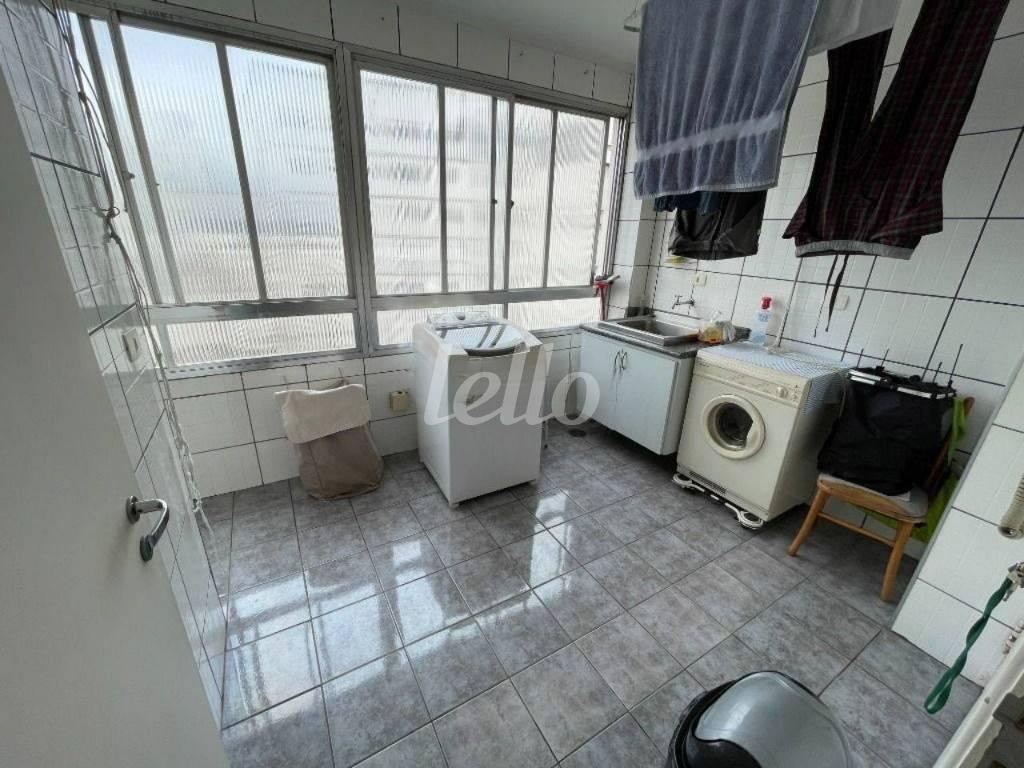 ÁREA DE SERVIÇO de Apartamento para alugar, Padrão com 290 m², 3 quartos e 2 vagas em Higienópolis - São Paulo