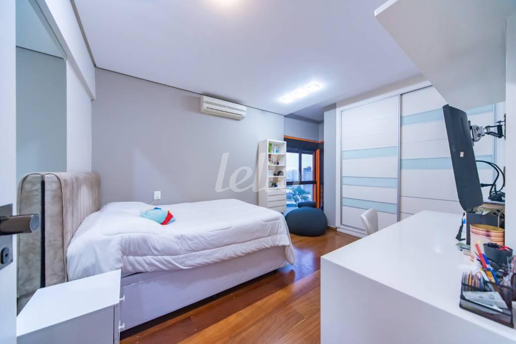 QUARTO3 de Apartamento à venda, Padrão com 180 m², 3 quartos e 2 vagas em Jardim - Santo André
