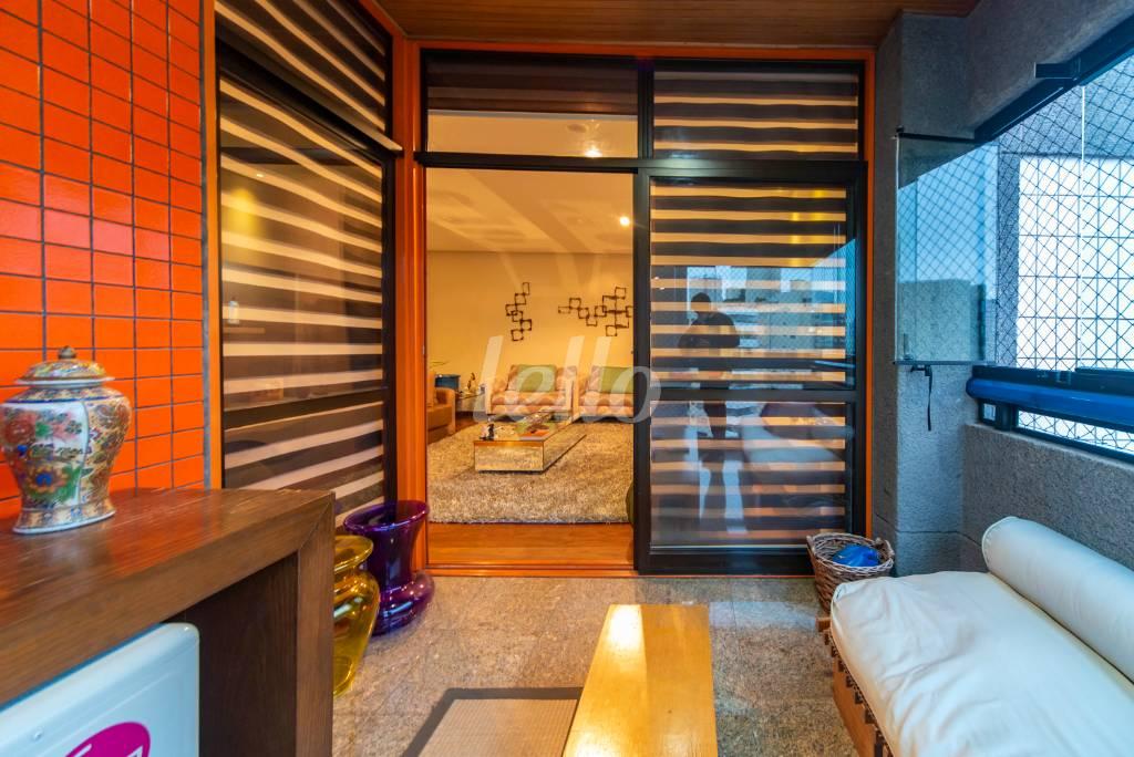 VARANDA DA SALA de Apartamento à venda, Padrão com 180 m², 3 quartos e 2 vagas em Jardim - Santo André