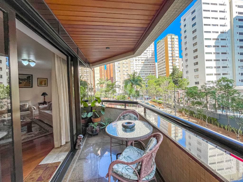VARANDA de Apartamento à venda, Padrão com 184 m², 4 quartos e 3 vagas em Perdizes - São Paulo