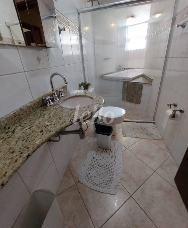 BANHEIRO DA SUÍTE de Casa à venda, sobrado com 200 m², 3 quartos e 1 vaga em Chácara Belenzinho - São Paulo