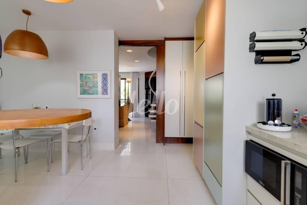COZINHA de Apartamento à venda, cobertura - Padrão com 240 m², 2 quartos e 2 vagas em Vila Uberabinha - São Paulo
