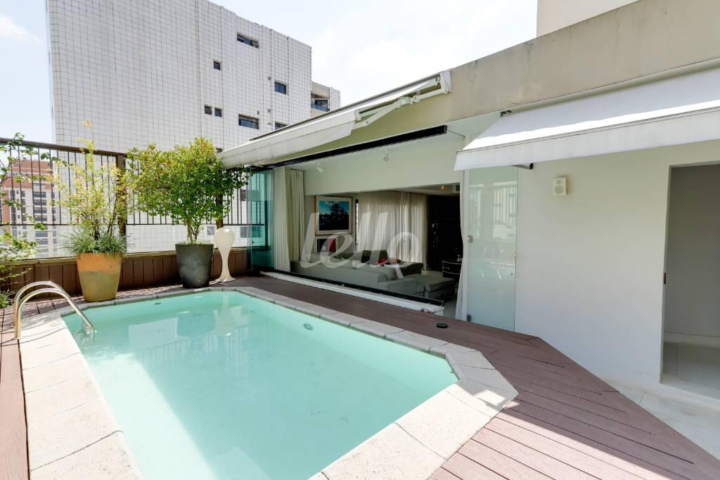 PISCINA de Apartamento à venda, cobertura - Padrão com 240 m², 2 quartos e 2 vagas em Vila Uberabinha - São Paulo