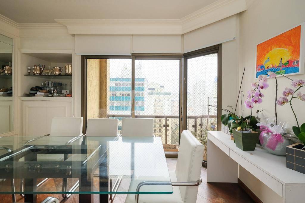 SALA de Apartamento à venda, Padrão com 270 m², 4 quartos e 3 vagas em Santa Cecília - São Paulo