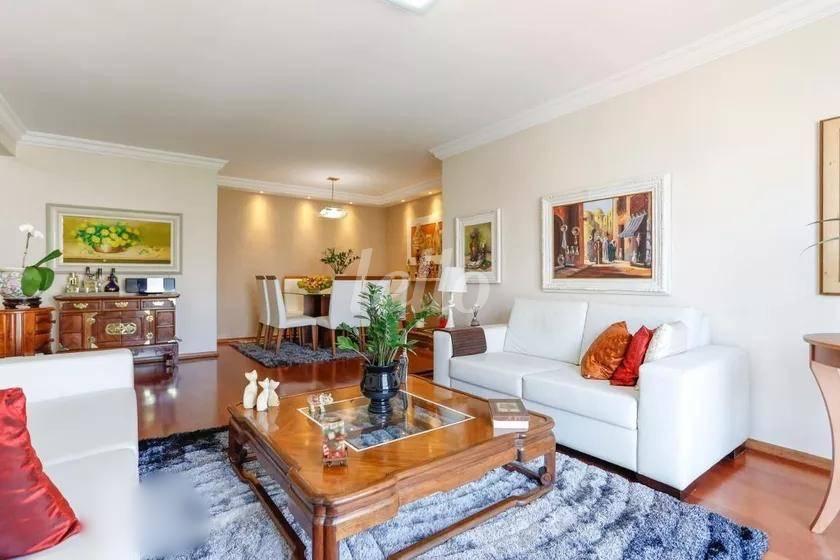 SALA DOIS AMBIENTES de Apartamento à venda, Padrão com 120 m², 3 quartos e 2 vagas em Bela Vista - São Paulo