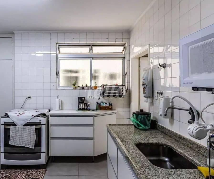 COZINHA de Apartamento à venda, Padrão com 136 m², 2 quartos e 2 vagas em Bela Vista - São Paulo
