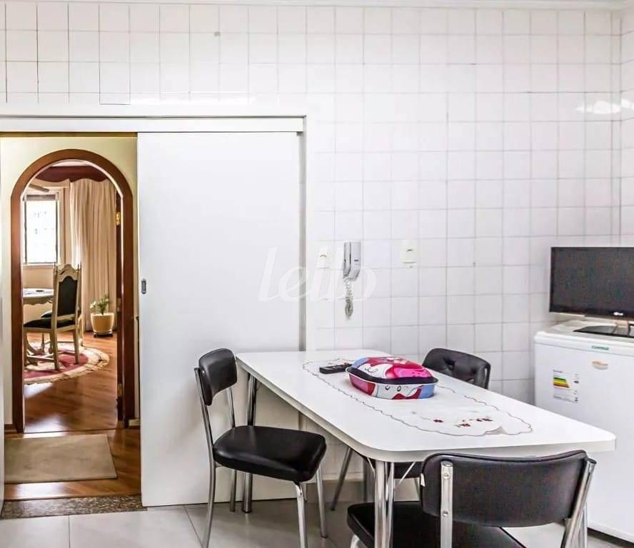 COZINHA de Apartamento à venda, Padrão com 136 m², 2 quartos e 2 vagas em Bela Vista - São Paulo